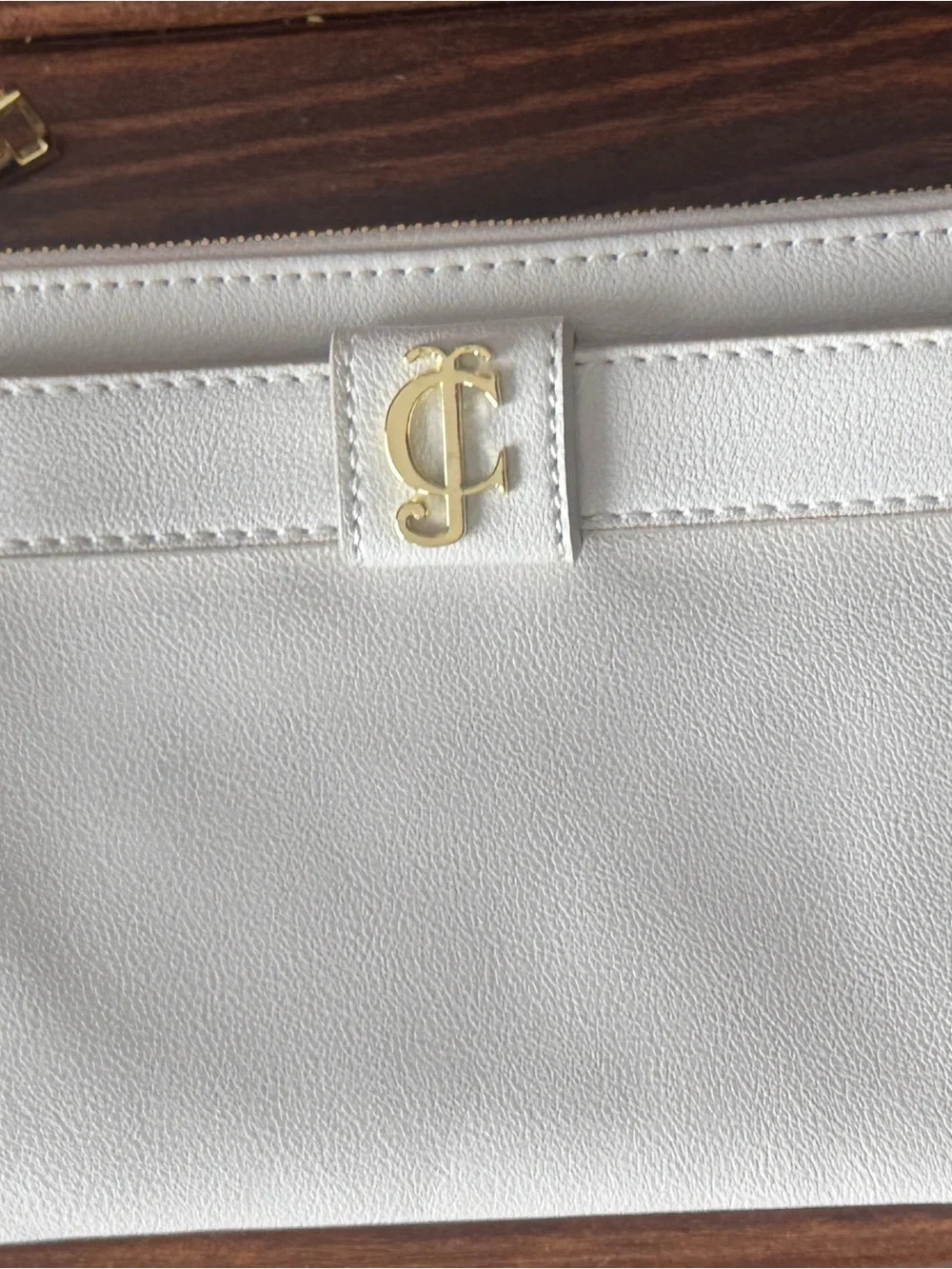 Juicy Couture White Leather Wristlet with Gold Zipper & JC Emblem ~ 8”x5”